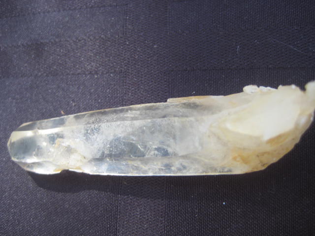 Quartz point helps with energy flow 1686